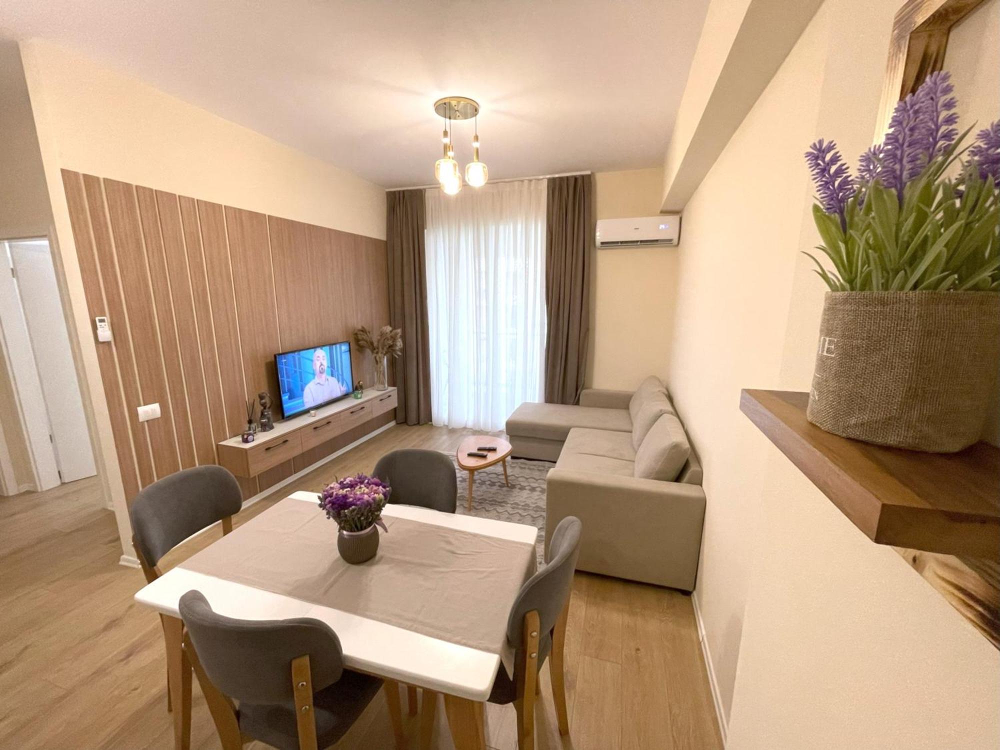 Jona Lovely 1 Two Bedroom Ap Apartment