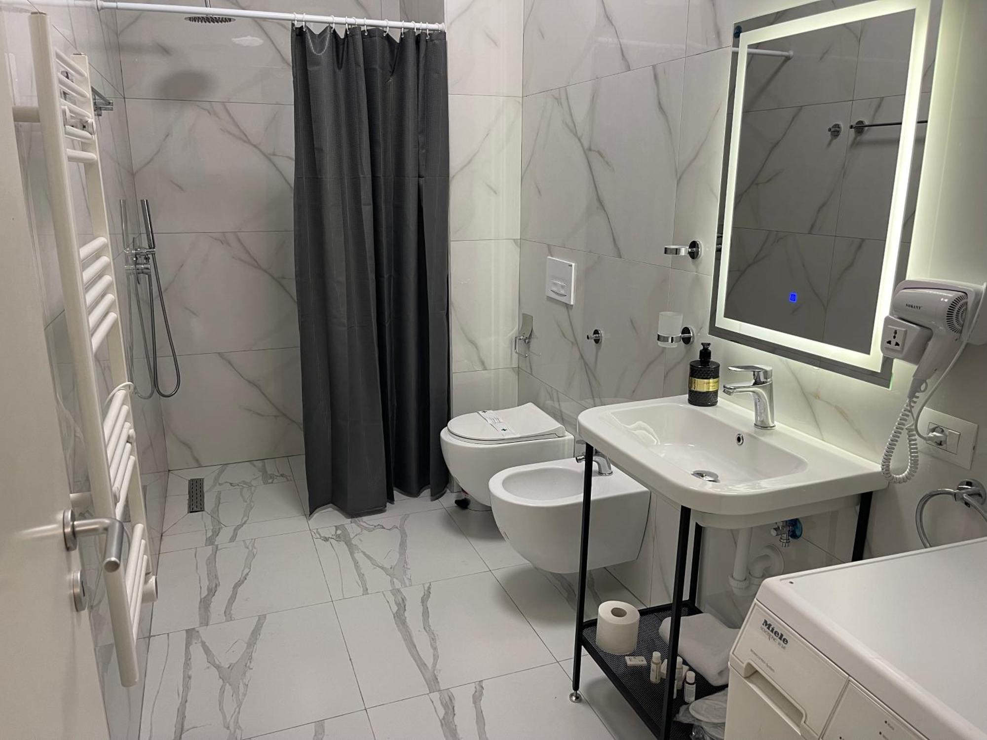 Jona Lovely 1 Two Bedroom Ap * Tirana